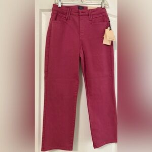 Beautiful NWT NYDJ Pink Jeans Size 4P